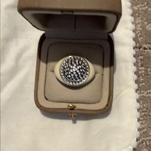 Cocktail ring adjustable sizing